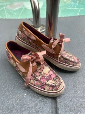 Floral Pink Canvas Sperry Boat Shoes with Ribbon Laces, sz 8.5